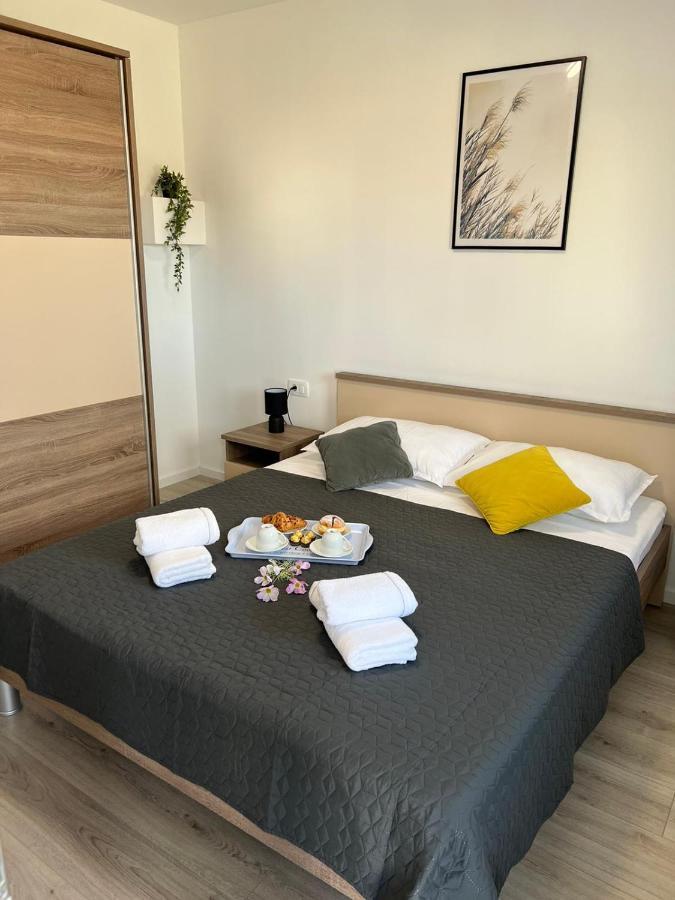 Apartman Ana Lägenhet Crno Exteriör bild
