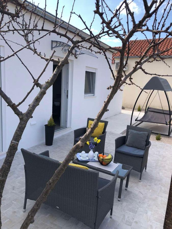Apartman Ana Lägenhet Crno Exteriör bild