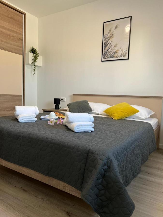 Apartman Ana Lägenhet Crno Exteriör bild