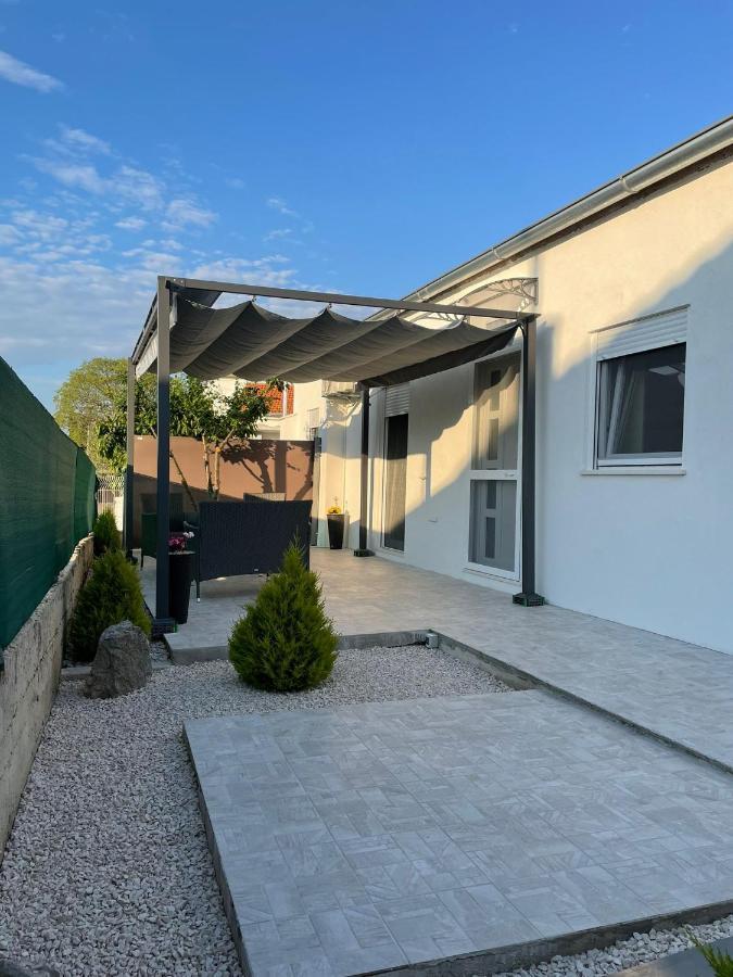 Apartman Ana Lägenhet Crno Exteriör bild